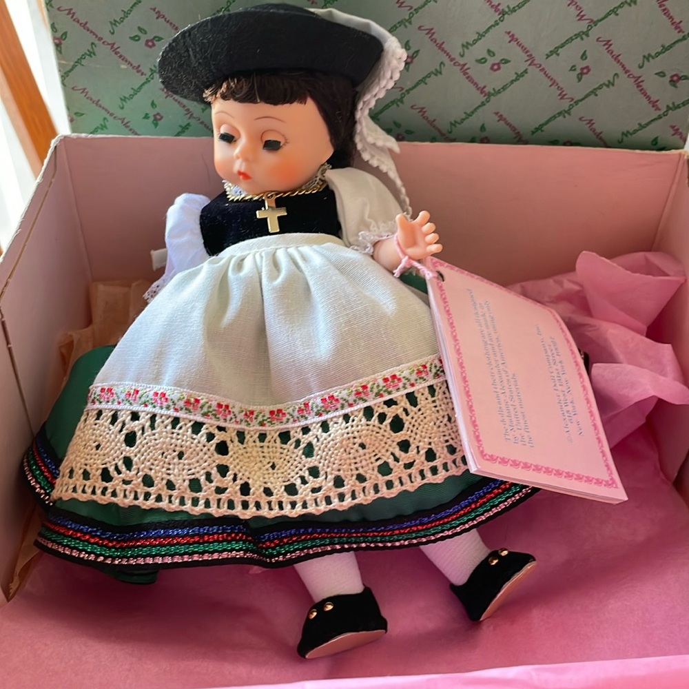 Madame Alexander Italy Doll NEW Condition with Tag